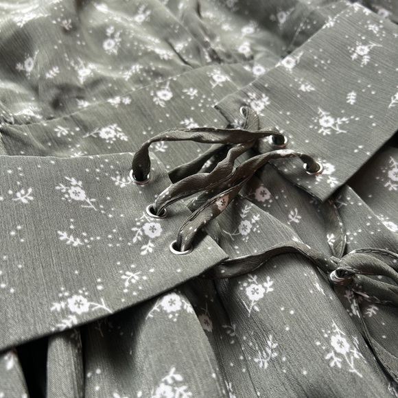 Corset Maxi Floral Dress with Long Sleeves and Square Neckline - Picture 5 of 8